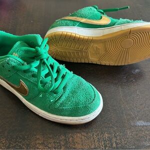 Nike Kids Sneakers in Green and Gold